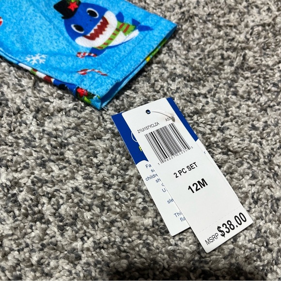 Nickelodeon Baby Shark Pinkfong 12 M Winter Christmas Long Sleeve Top Only - Picture 2 of 9